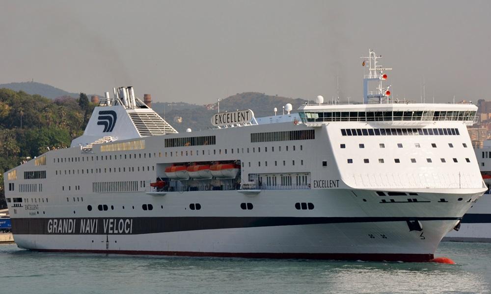 Ferry Corsica Ferries naviguant en Méditerranée